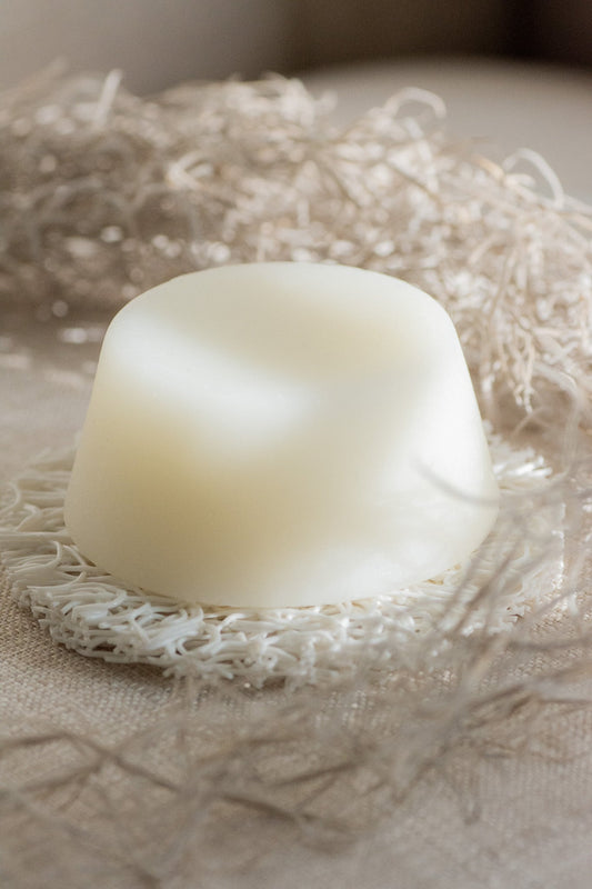 SOLIDSILK Delicate Volume Shampoo Big Bar by NO TOX LIFE, natural body care product in a large shampoo bar form