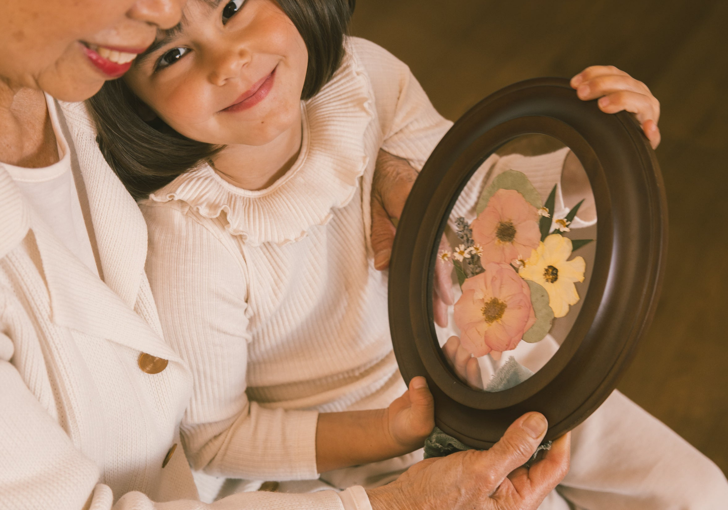 Boutonniere Frame