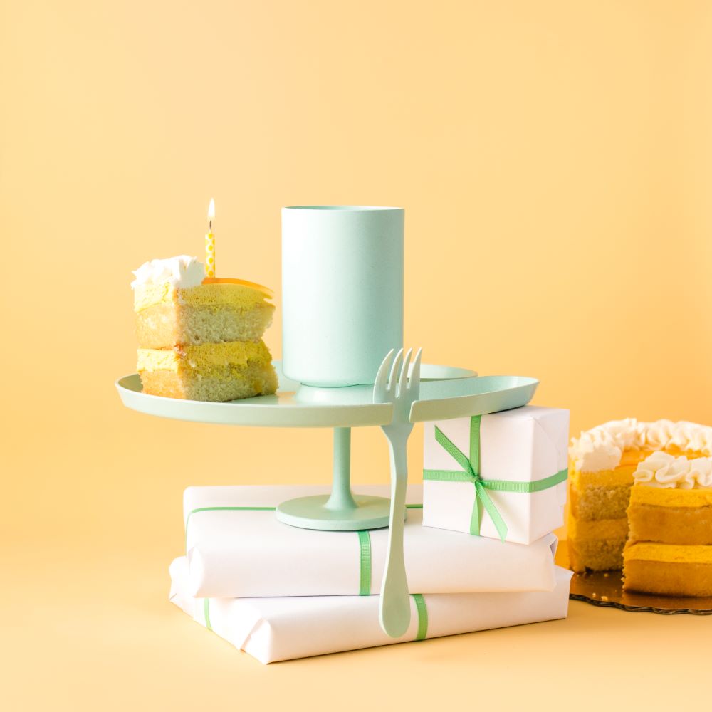 Knork Eco Party Pack 5-piece set with reusable eco-friendly utensils and plates for sustainable dining.