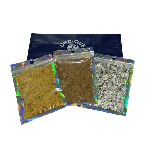 Natural pet food topper featuring quail eggshells, meat, and eggs from Quailz for dogs and cats, rich in protein and calcium.