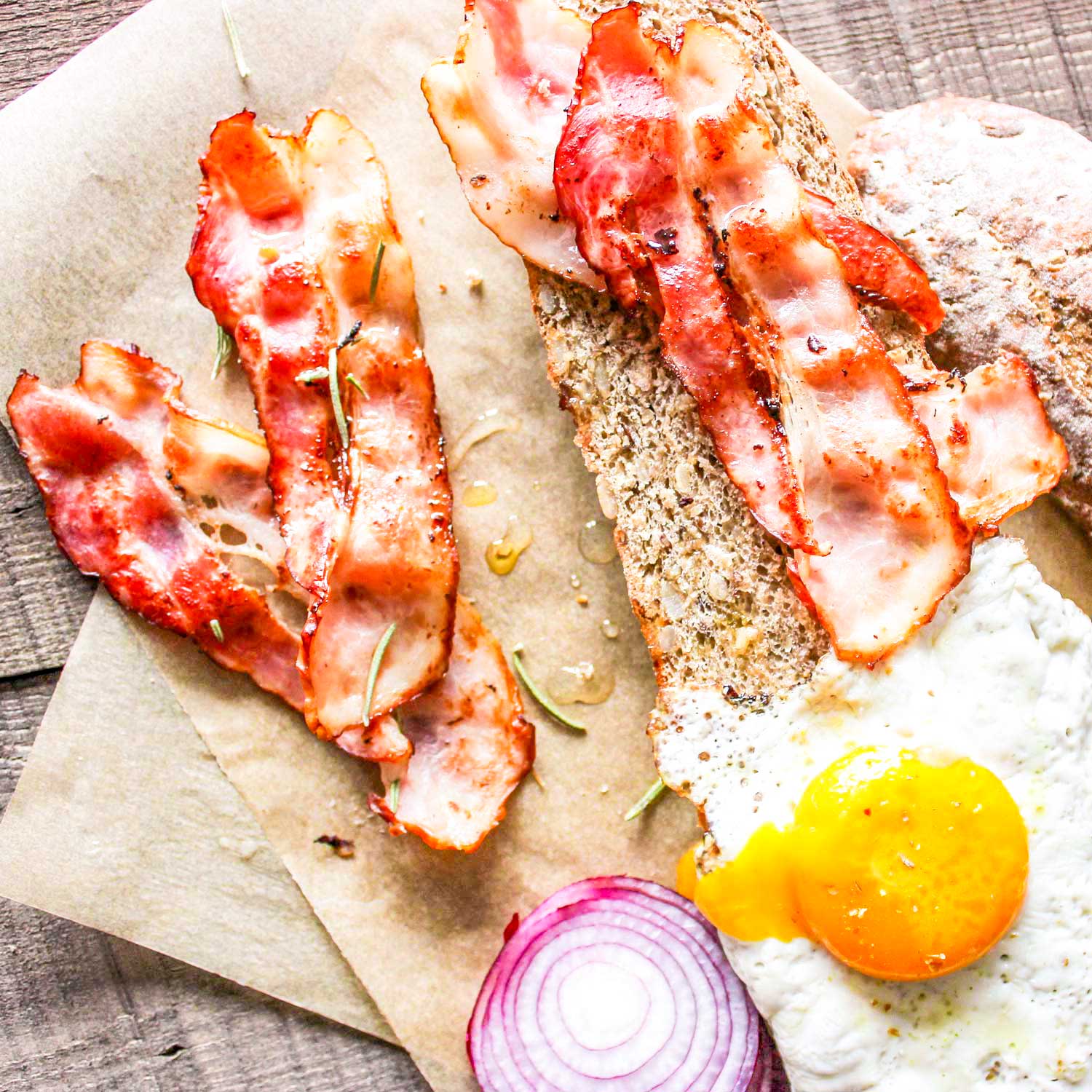 Award-winning nitrate-free bacon from Pig of the Month BBQ, perfect for gift sets and BBQ lovers.