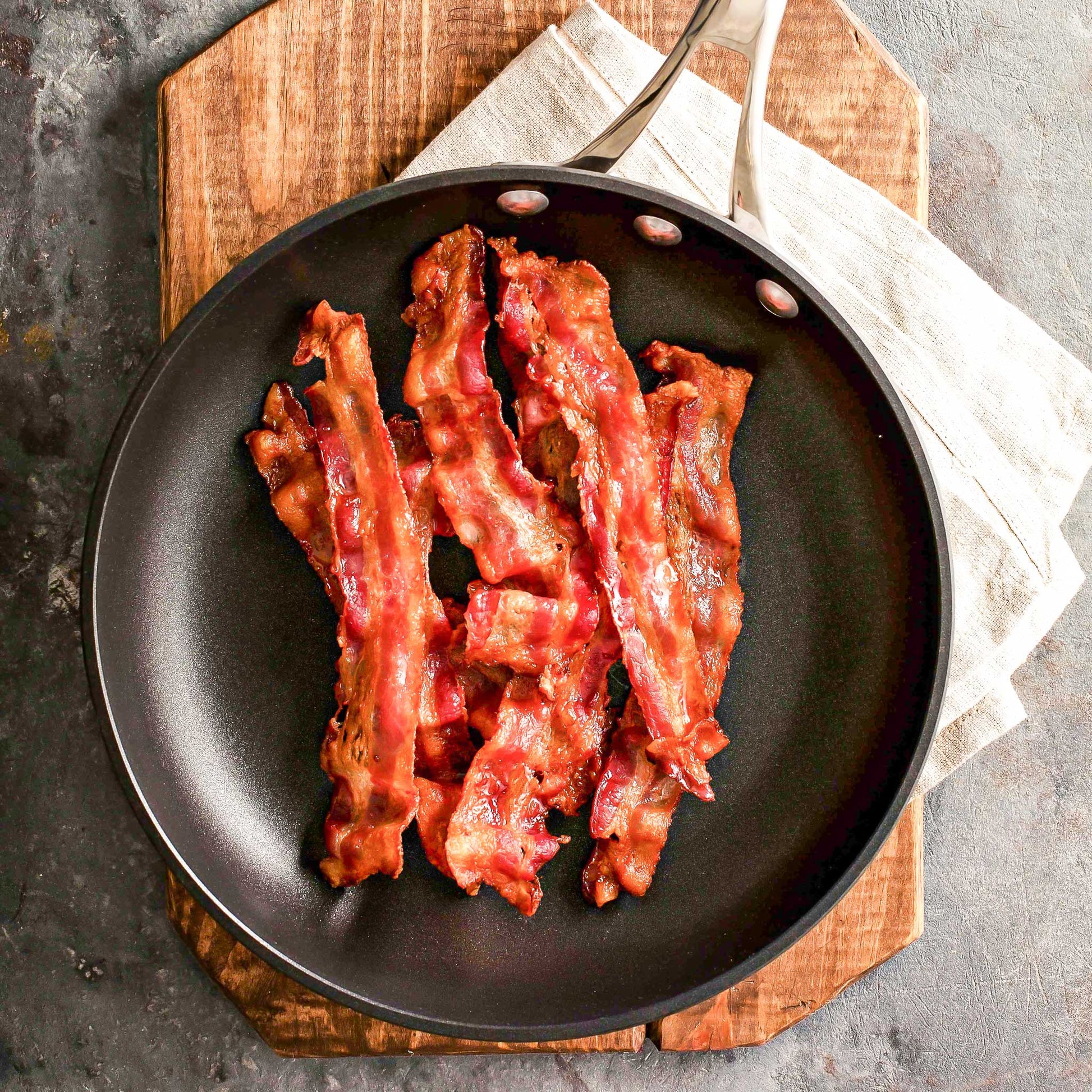 Pig of the Month BBQ best-selling bacon gift set with assorted bacon slices, ideal for BBQ lovers and gift-giving.