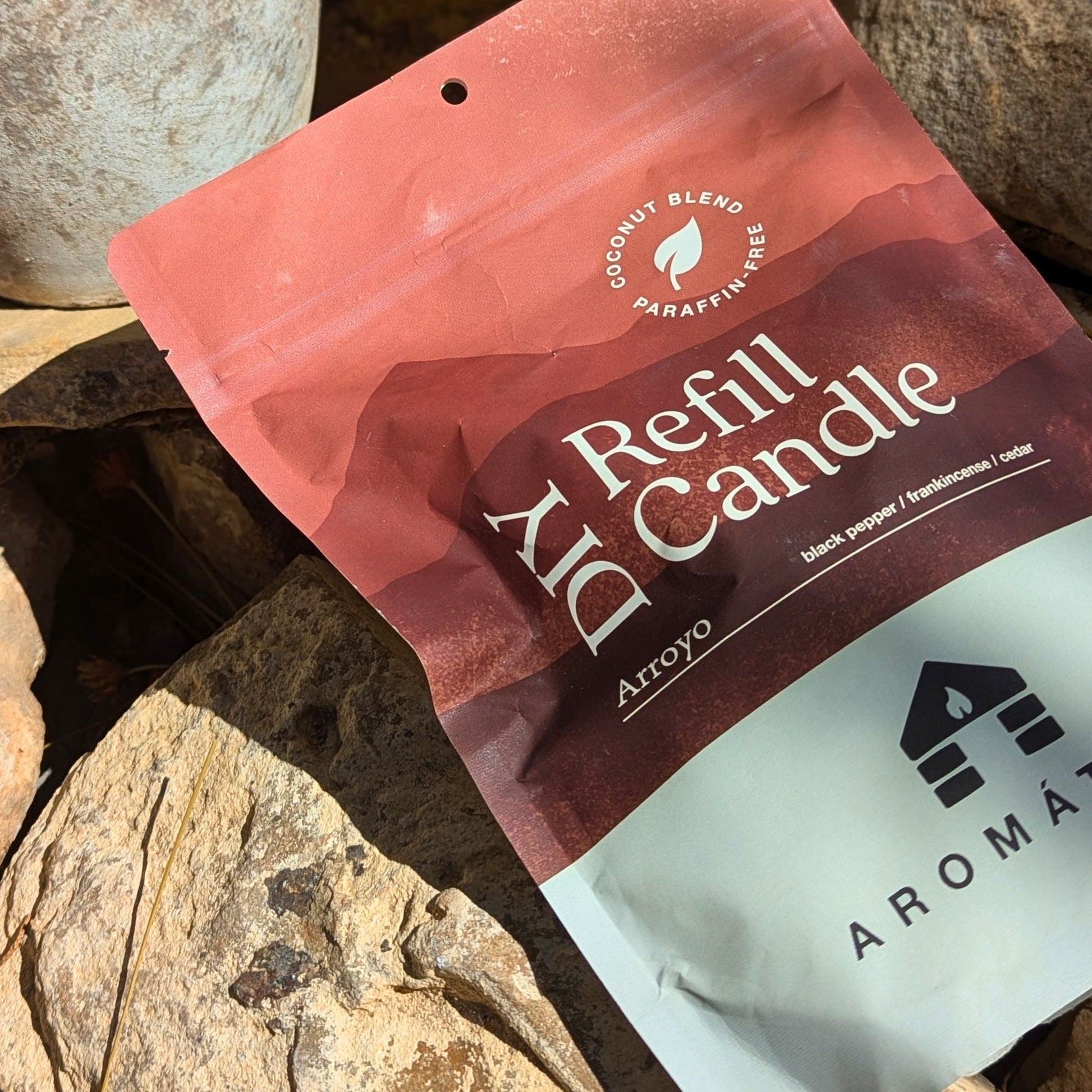 Bluecorn Candles Aromática scented candle refill kit with coconut wax for refillable candles, featuring soft, aromatic lighting.
