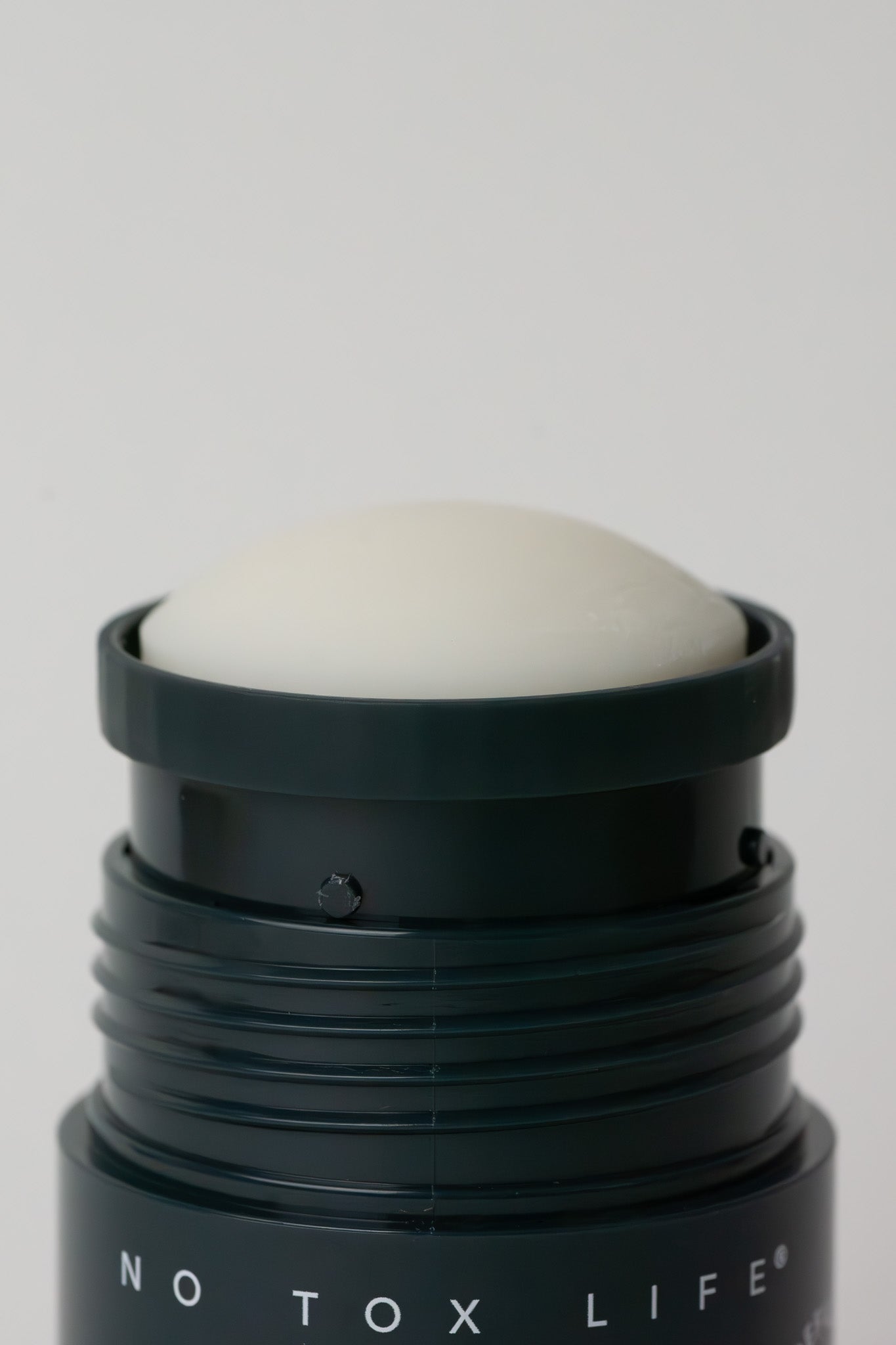 Refillable SOLIDSILK® Earl Grey deodorant stick by NO TOX LIFE with sleek packaging and natural ingredients.