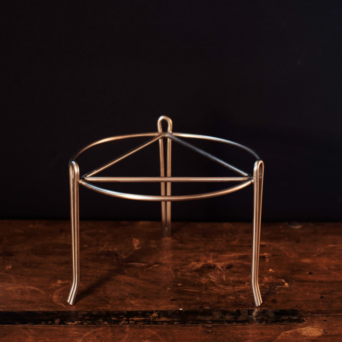 Square stainless steel water dispenser stand by Sertodo, sturdy and sleek for supporting water dispensers.