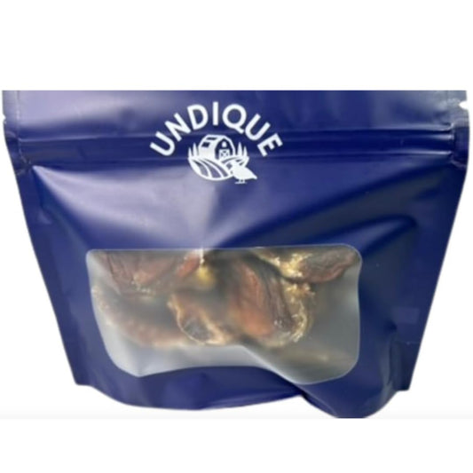 Organic quail crunch sticks and legs for pets, showing healthy, natural treats with crispy texture and fresh appearance.