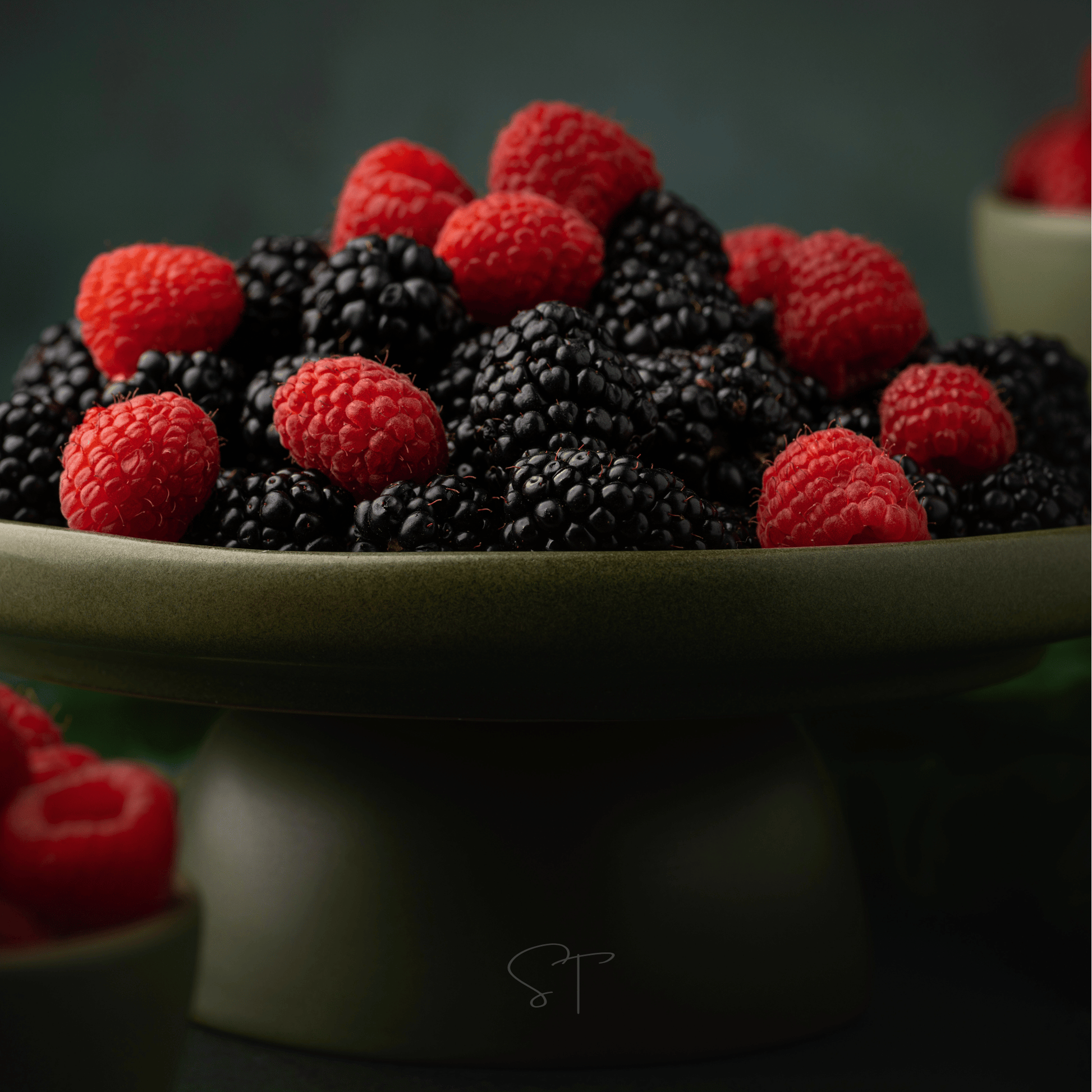 Packet of Southern Seeds Black Raspberry 30 Seeds, showing fresh seed packets for planting and gardening.
