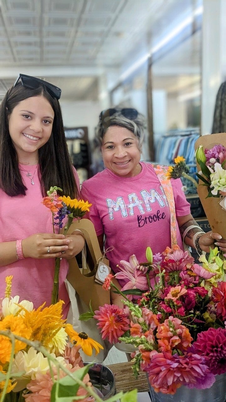 DIY Boom Bar with fresh cut flowers from Blessings Grow Meadows for making your own bouquet at a baby shower or event in Metter, GA