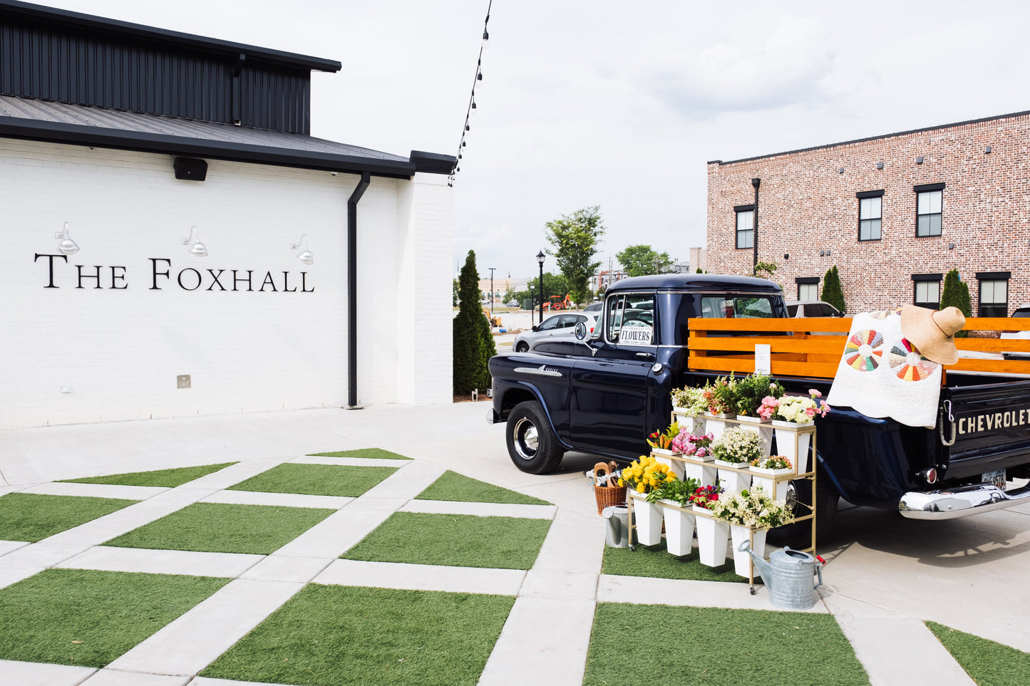 DIY Boom Bar with fresh cut flowers for making your own bouquet at a Blessings Grow Meadows event in Metter, GA.