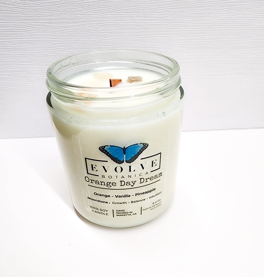 Evolve Botanica Classic 9oz Jam Jar Crystal Soy Candle with orange daydream scent and natural wood wick.