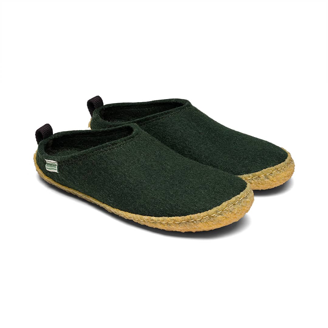 Kyrgies Outdoor Wool Slides in natural wool with open-toe design, suitable for casual outdoor wear.