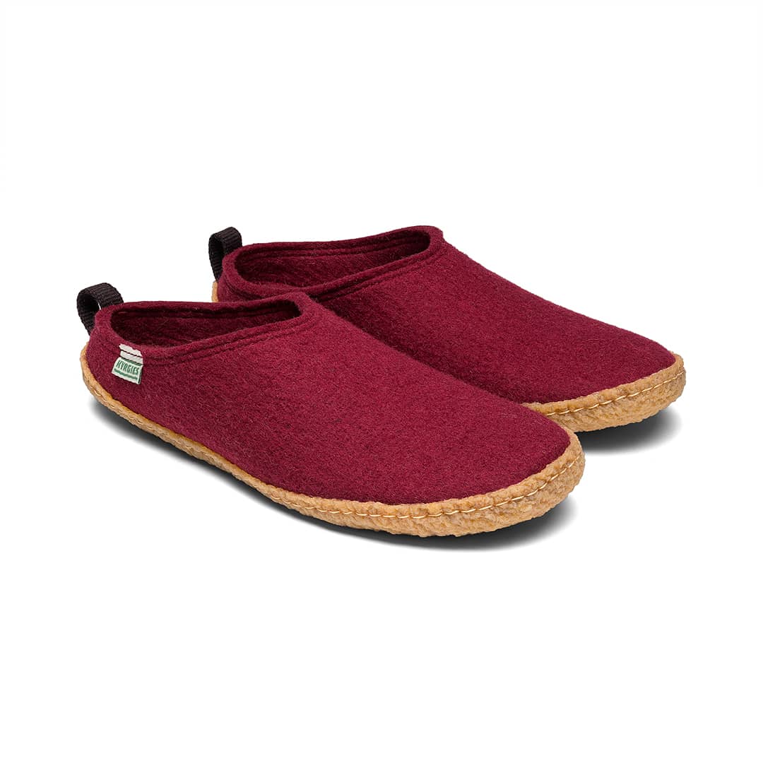 Kyrgies Outdoor Wool Slides in natural wool with open-toe design and casual slip-on style for outdoor wear.