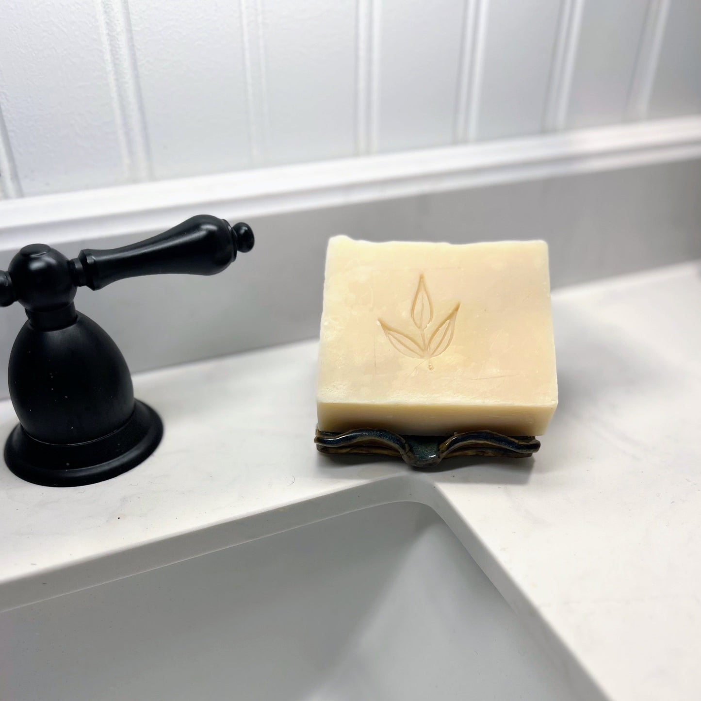 MamaSuds scented Castile bar soap, natural soap bar with botanical ingredients, displayed on a neutral background.
