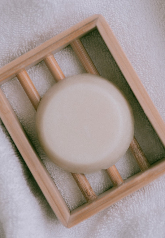 SOLIDSILK Delicate Detangling Conditioner body bar by NO TOX LIFE, nourishing and gentle for hair detangling and moisture.