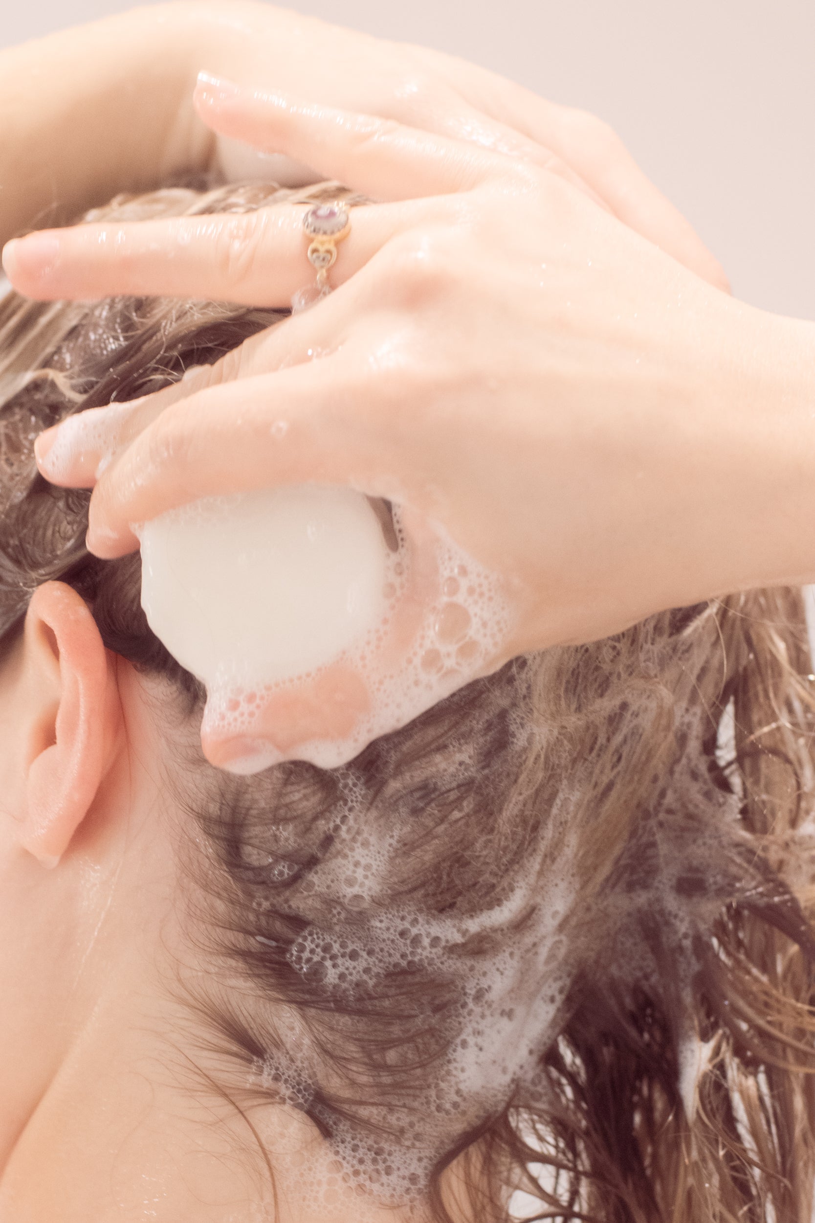 SOLIDSILK Delicate Volume Shampoo bar by NO TOX LIFE, natural body care product with a sleek packaging design.