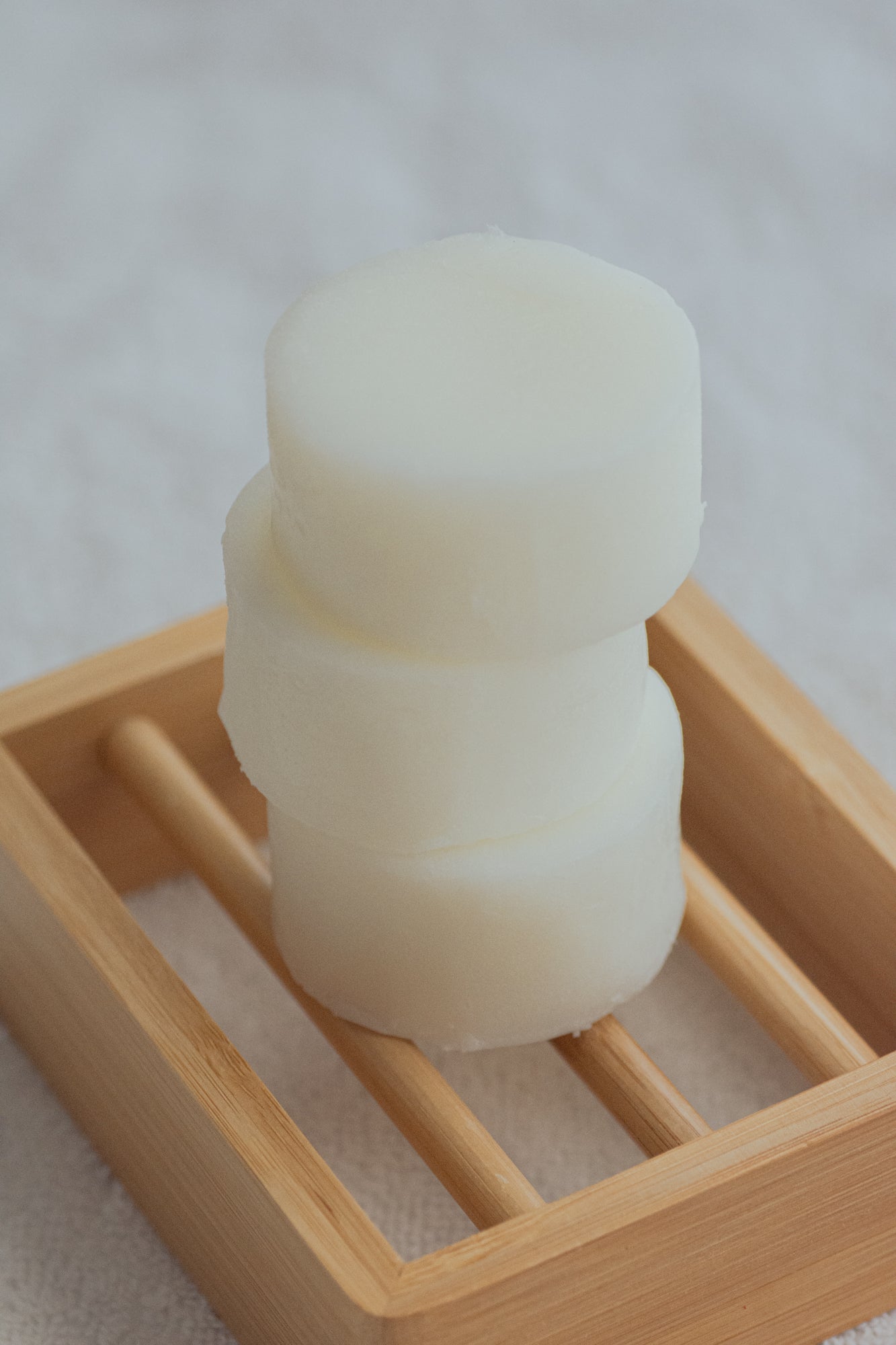 Solidsilk Delicate Volume Shampoo bar by NO TOX LIFE, natural hair care product on a white background.