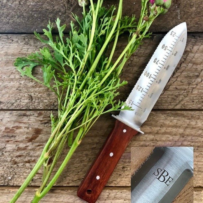 Celtic Farm Katana Hori Hori garden tool with sharp blade and measuring ruler, ideal for planting and digging in the garden.