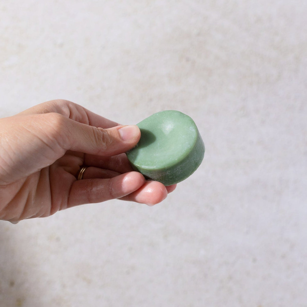 Bloom Castor Oil Conditioner Bar by ZeroWasteStore, natural hair conditioner bar for stronger, softer, healthier hair.