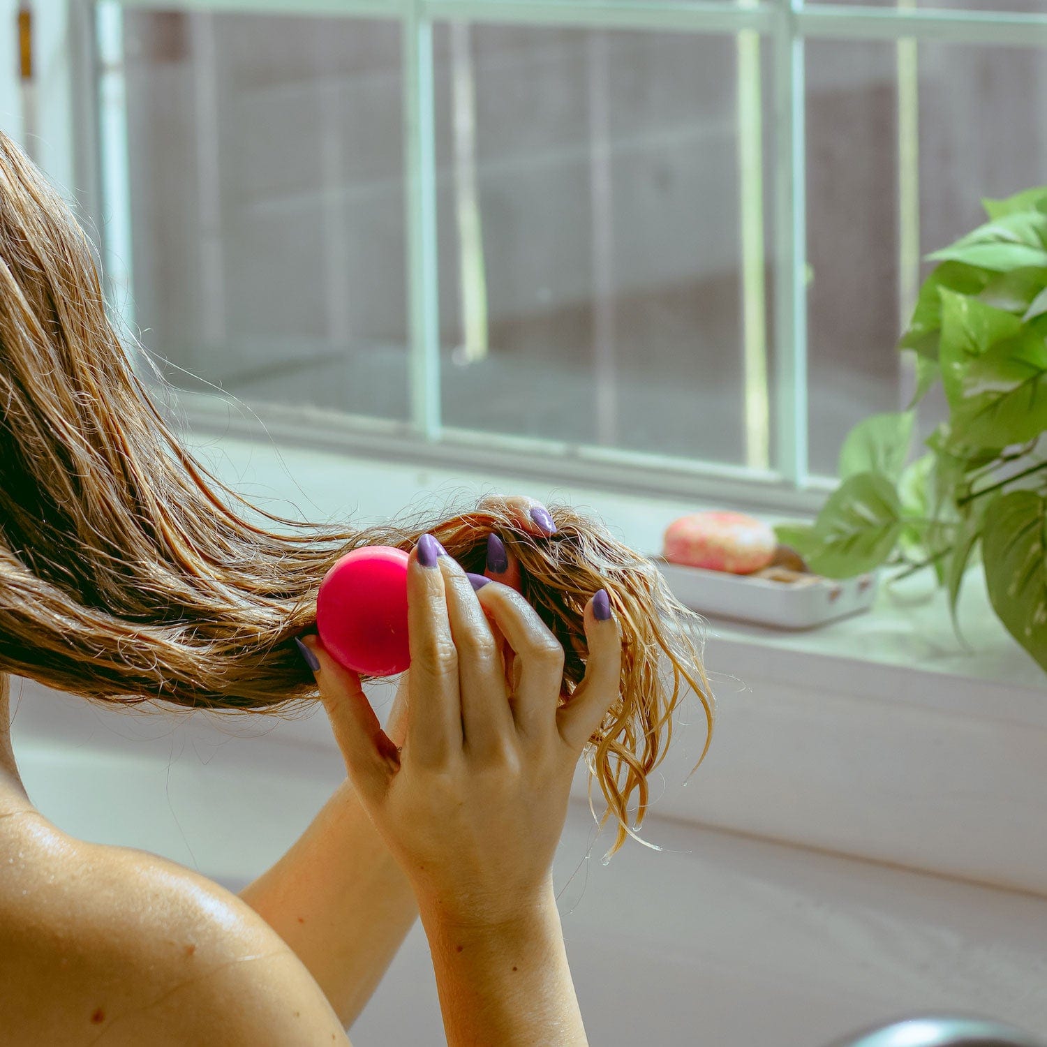 ZeroWasteStore.com castor oil conditioner bar, natural solid conditioner for nourishing hair, eco-friendly hair care product.